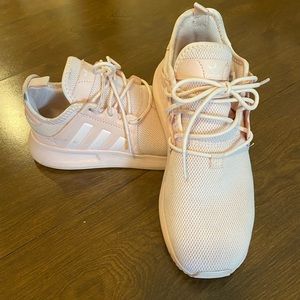 Light pink girls adidas tennis shoes